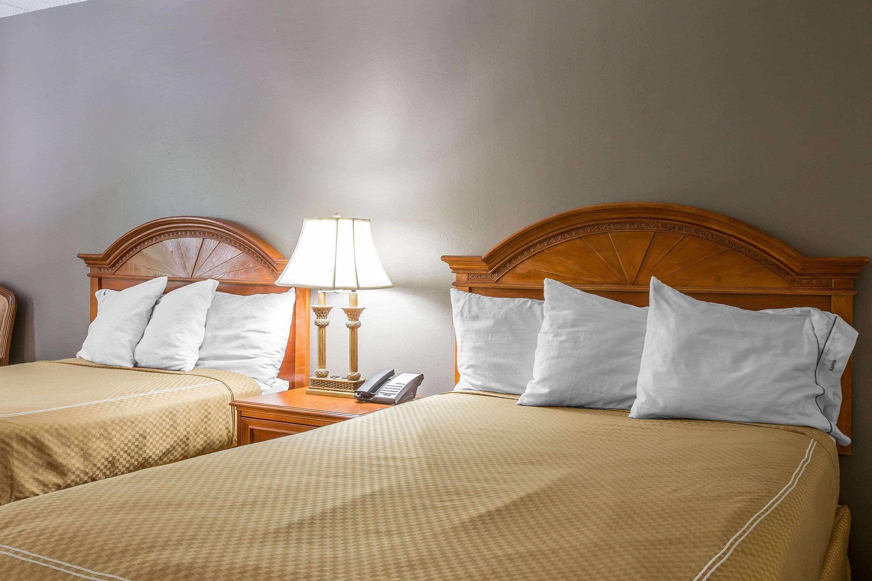 Rodeway Inn Anderson Extérieur photo